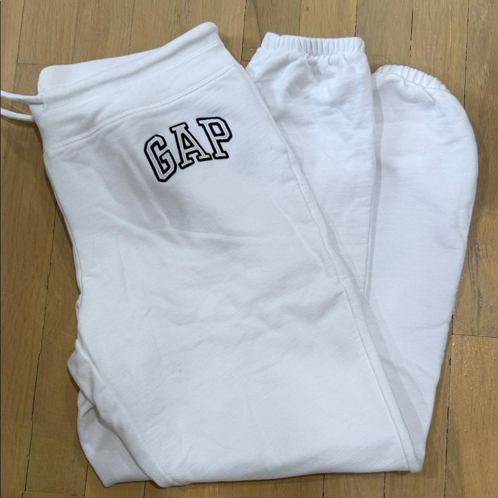 GAP Women's White Joggers